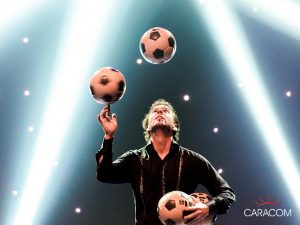 organisateur-spectacles-cirque-jongleurs-football